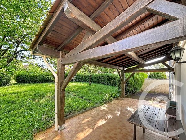 Maison à vendre  6 pièces - 142 m 2   SOYAUX  - 16