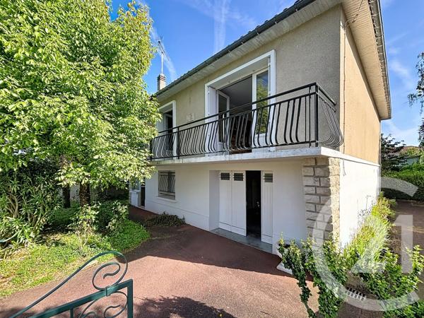 Maison à vendre  6 pièces - 142 m 2   SOYAUX  - 16