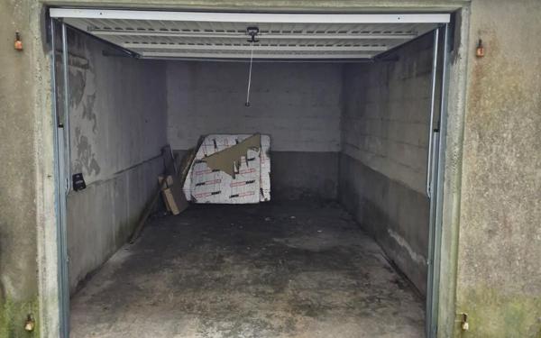 Stationnement à louer    Brest