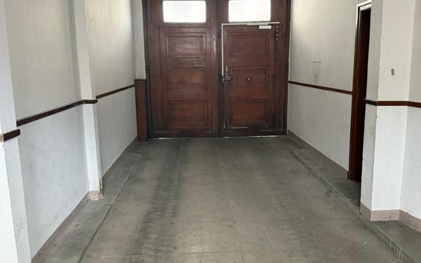 Stationnement à louer    Brest