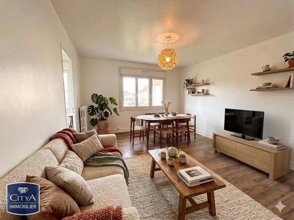 Appartement à louer 4 pièces 72.01m² Saint-Pierre-des-Corps (37700)