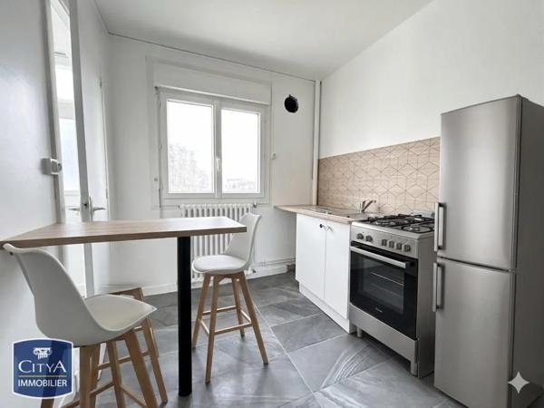 Appartement à louer 4 pièces 72.01m² Saint-Pierre-des-Corps (37700)