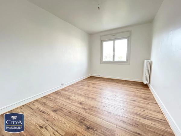 Appartement à louer 4 pièces 72.01m² Saint-Pierre-des-Corps (37700)