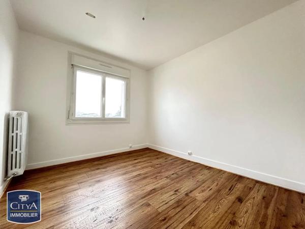 Appartement à louer 4 pièces 72.01m² Saint-Pierre-des-Corps (37700)