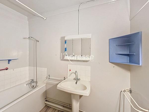 À Vendre - Maison avec fort potentiel sur 1 545 m² de terrain - Fontaine-Fourches (77)