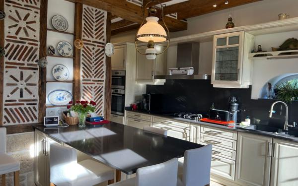 Maison à vendre    5 pièces • 206 m2 Chémery