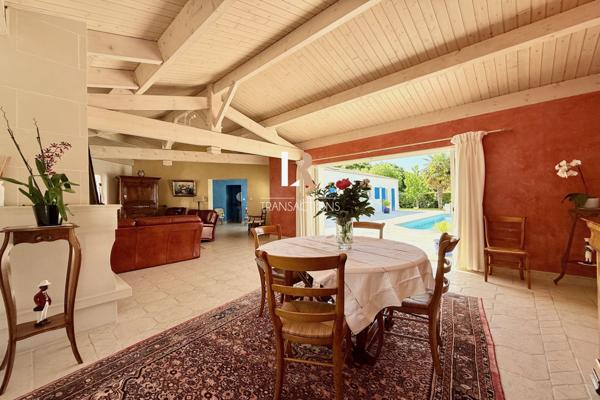 La Rochelle (17000) Lagord - Maison de plain pied sur jolie parcelle avec piscine, garage et stationnements