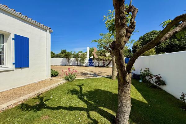 La Rochelle (17000) Lagord - Maison de plain pied sur jolie parcelle avec piscine, garage et stationnements