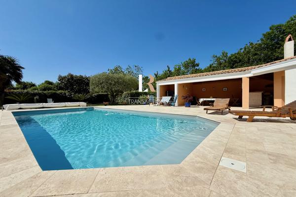 La Rochelle (17000) Lagord - Maison de plain pied sur jolie parcelle avec piscine, garage et stationnements