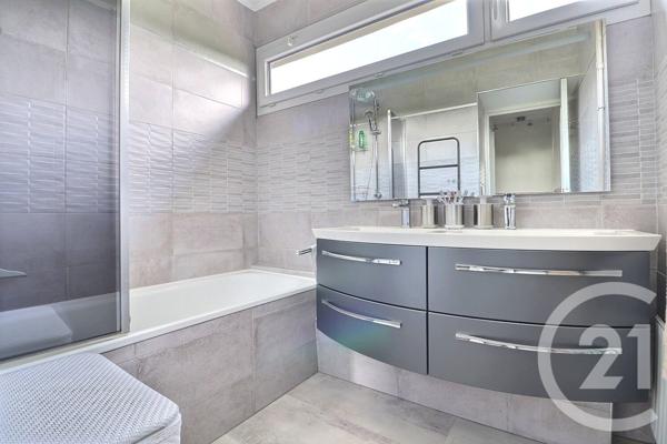 Appartement F5 à vendre  5 pièces - 95,78 m2 TREMBLAY EN FRANCE - 93