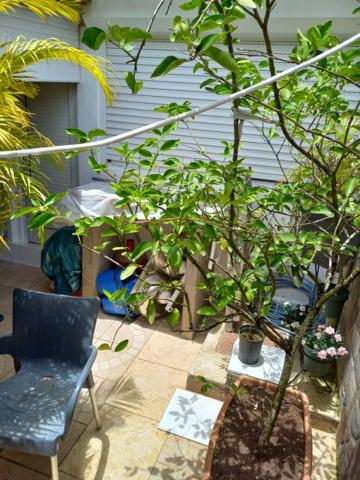 Maison en triplex dans un petit lotissement au prix de 160000 à Les Abymes 97139 Guadeloupe