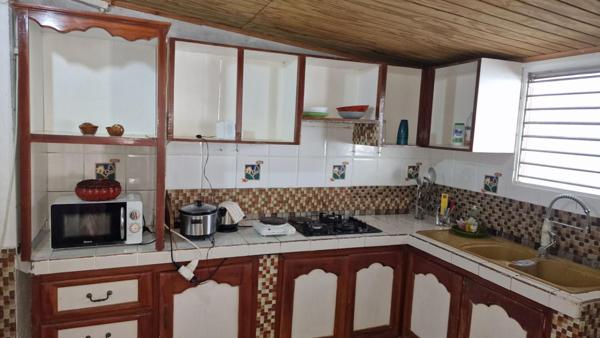 Maison en triplex dans un petit lotissement au prix de 160000 à Les Abymes 97139 Guadeloupe