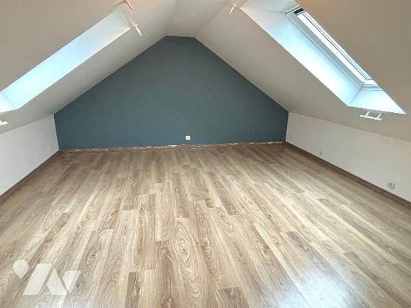 AU CŒUR D’UN VILLAGE DE LA BEAUCE  ALNELOISE
MAISON 6 PIECES 140m² UTILISABLES SUR 879m² CLOS