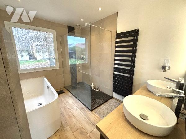 AU CŒUR D’UN VILLAGE DE LA BEAUCE  ALNELOISE
MAISON 6 PIECES 140m² UTILISABLES SUR 879m² CLOS