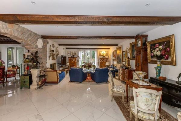 Vente Maison 7 pièces 260 m2 à Les Avenières Veyrins-Thuellin