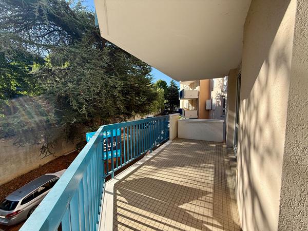 LYON 5e / SAINT-IRÉNÉE / T2Bis BALCON GARAGE