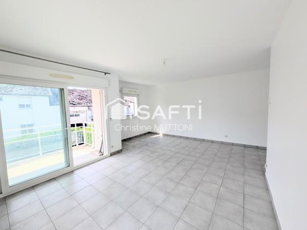 Rumilly T3 de 72 m2  refait à NEUF ! Avec terrasse, cave, garage, et place de parking privative !
