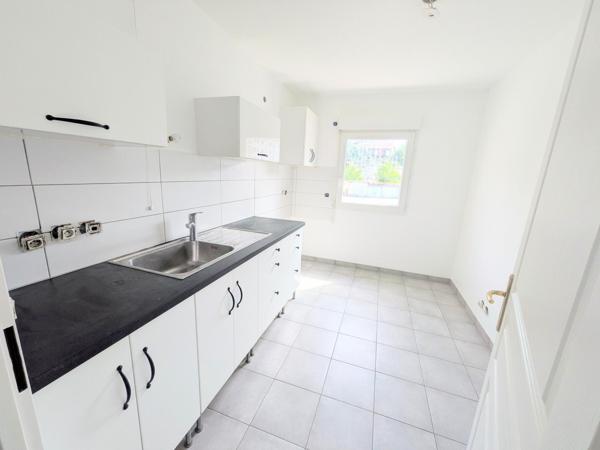 Rumilly T3 de 72 m2  refait à NEUF ! Avec terrasse, cave, garage, et place de parking privative !