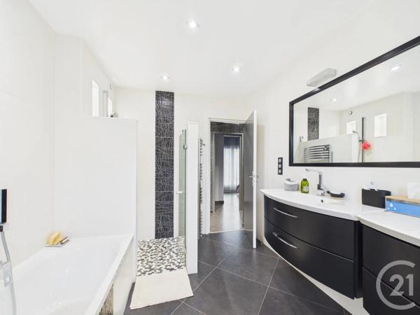 Maison à vendre  7 pièces - 166,38 m 2   CHARTRES  - 28