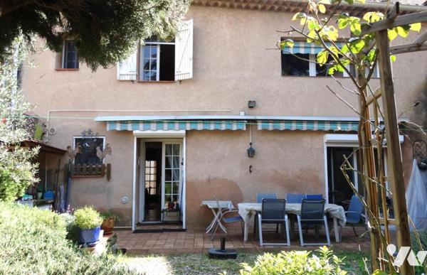 MAISON CENTRE VILLE AVEC GARAGE ET JARDIN A SAINT-MAXIMIN