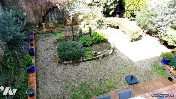 MAISON CENTRE VILLE AVEC GARAGE ET JARDIN A SAINT-MAXIMIN