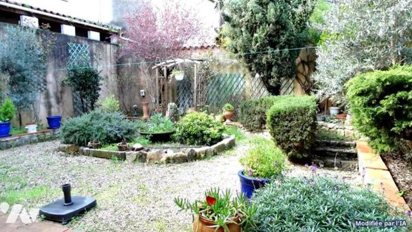 MAISON CENTRE VILLE AVEC GARAGE ET JARDIN A SAINT-MAXIMIN