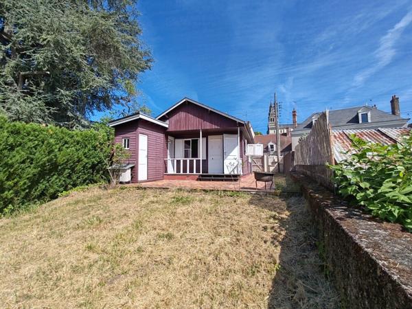 Chalet en bois ,Bord de rivière , Cadre naturel