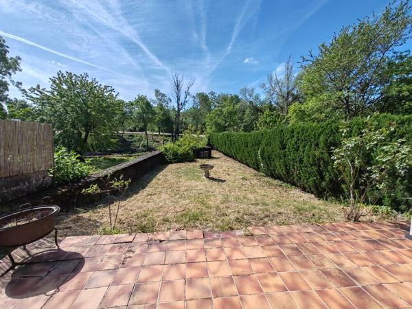 Chalet en bois ,Bord de rivière , Cadre naturel