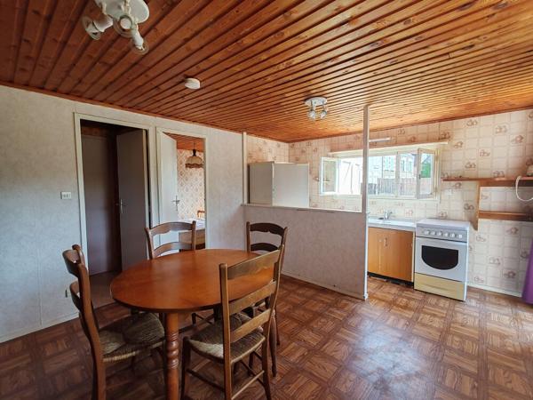 Chalet en bois ,Bord de rivière , Cadre naturel