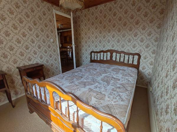 Chalet en bois ,Bord de rivière , Cadre naturel