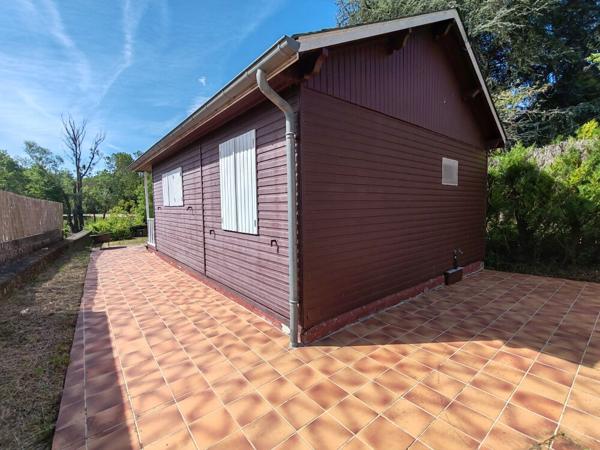 Chalet en bois ,Bord de rivière , Cadre naturel