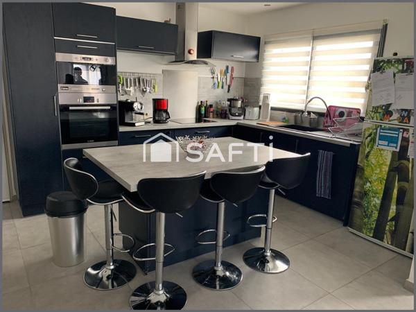 Villa plain-pied récente, 107m2, garage, jardin au calme