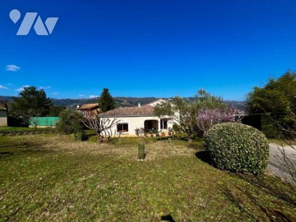 TOURNON Nord-Très belle villa de 161m² sur les hauteurs avec vue dégagée sur une parcelle de 1099m².