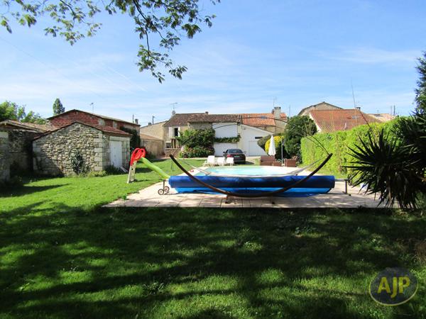 Vente maison Lesparre Medoc : 365 000 € - AJP Lesparre Immobilier