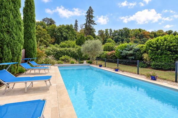 Maison bourgeoise de 237 m² avec piscine