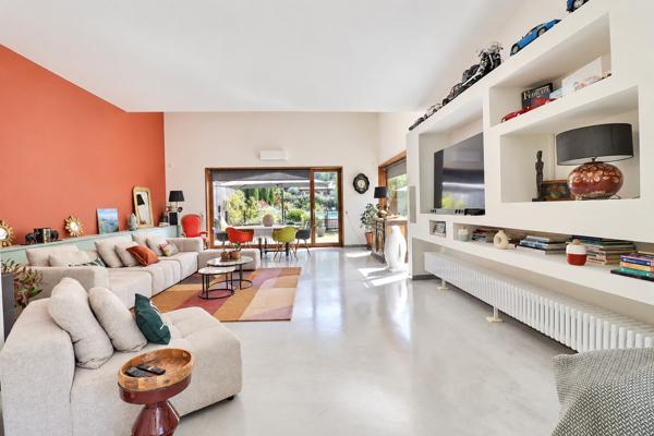 Maison bourgeoise de 237 m² avec piscine