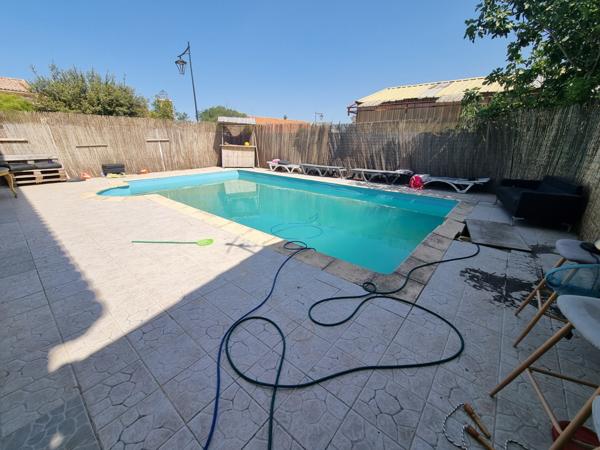 Gignac-la-Nerthe (13180) Maison composé de 2 logements au centre ville