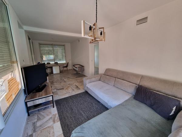 Gignac-la-Nerthe (13180) Maison composé de 2 logements au centre ville