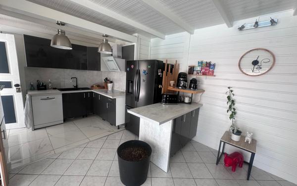 Maison à vendre    5 pièces •  Le Diamant