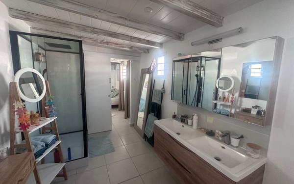 Maison à vendre    5 pièces •  Le Diamant