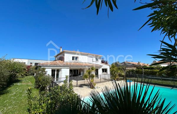 Maison d'architecte avec piscine