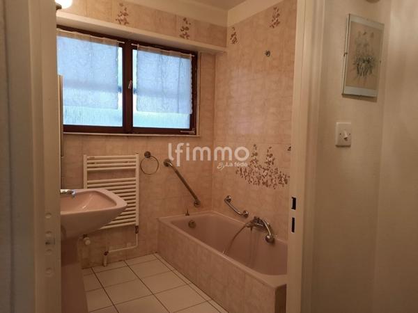 Chaleureuse maison de plain-pied de 134 m² env. sur 8,64 ares