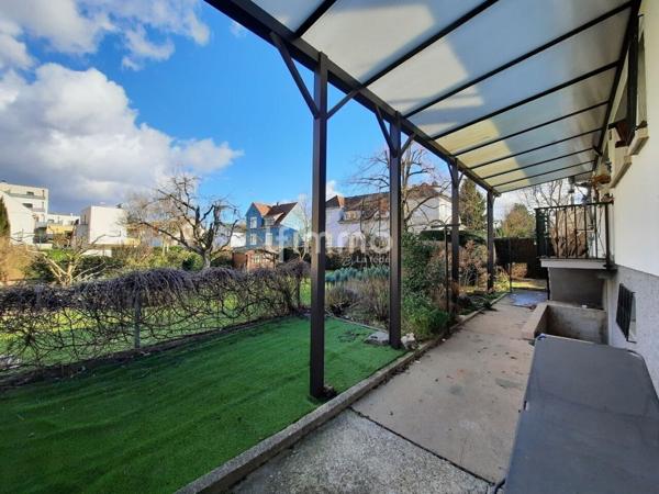 Chaleureuse maison de plain-pied de 134 m² env. sur 8,64 ares