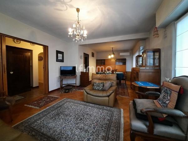 Chaleureuse maison de plain-pied de 134 m² env. sur 8,64 ares