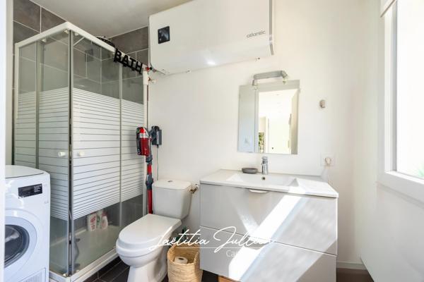 [EXCLUSIVITÉ] Maison de plain-pied + studio indépendant – Terrain plat 906 m² – Proche village d’Éoures