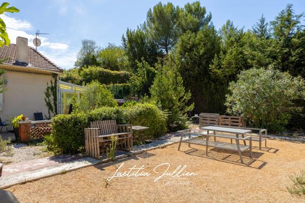 [EXCLUSIVITÉ] Maison de plain-pied + studio indépendant – Terrain plat 906 m² – Proche village d’Éoures