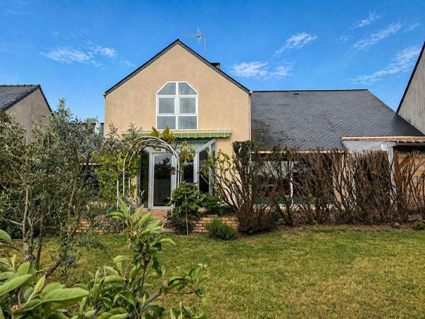 A Vendre Maison Angers - Secteur Roc Epine, 145 m2, 4 chambres, vie de plain-pied, jardin