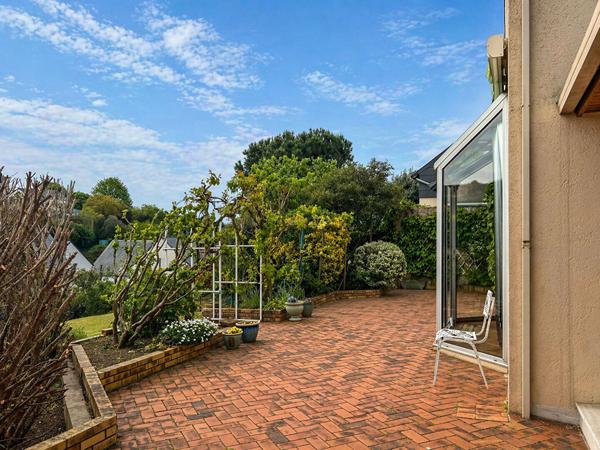 A Vendre Maison Angers - Secteur Roc Epine, 145 m2, 4 chambres, vie de plain-pied, jardin