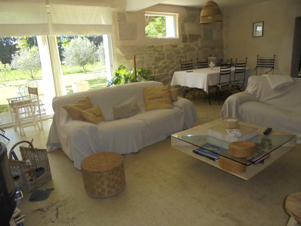 Barbentane (13570) BARBENTANE (13570) - MAS 270 M2 AVEC DEPENDANCE SUR GRAND TERRAIN 27000 M2