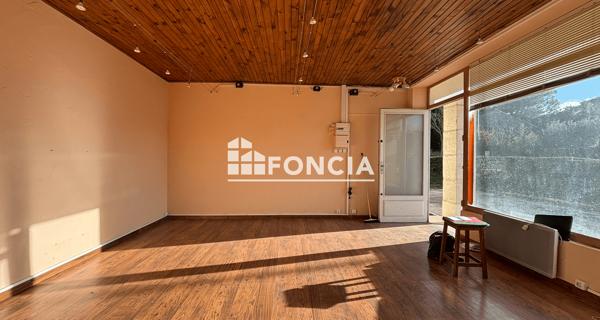 À vendre Local commercial 30.76 m² - Les Angles 30133